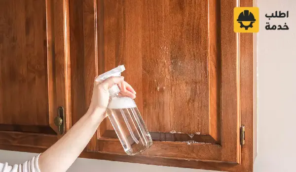 طريقة تنظيف المطبخ الخشب من الدهون