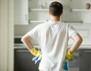 تنظيف المطبخ من الدهون